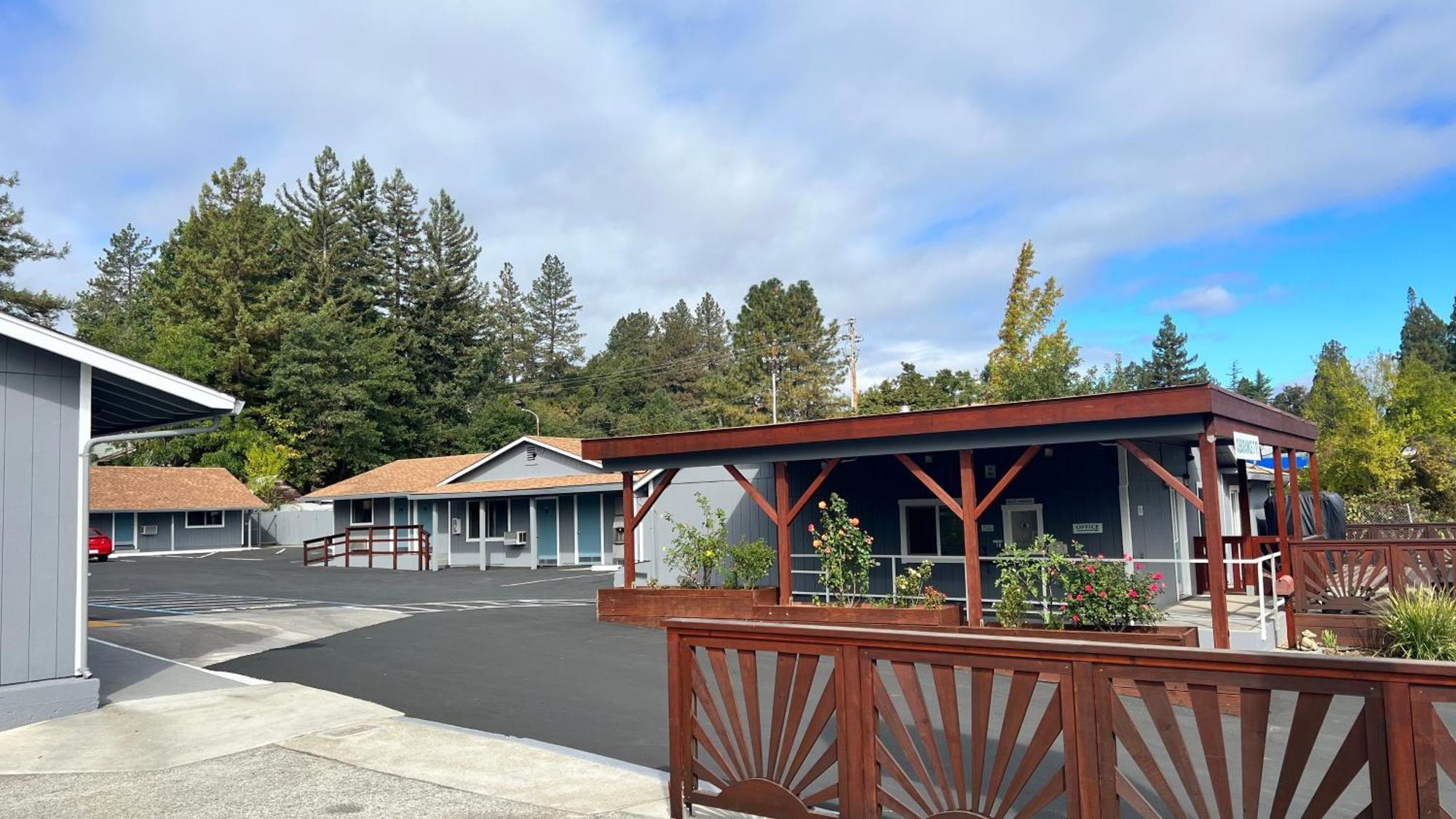Pine Cone Motel ウィリッツ エクステリア 写真