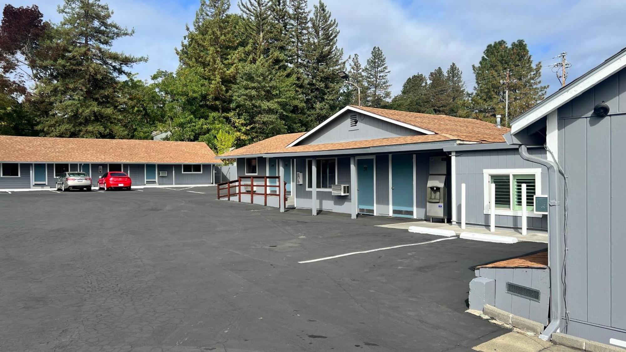 Pine Cone Motel ウィリッツ エクステリア 写真