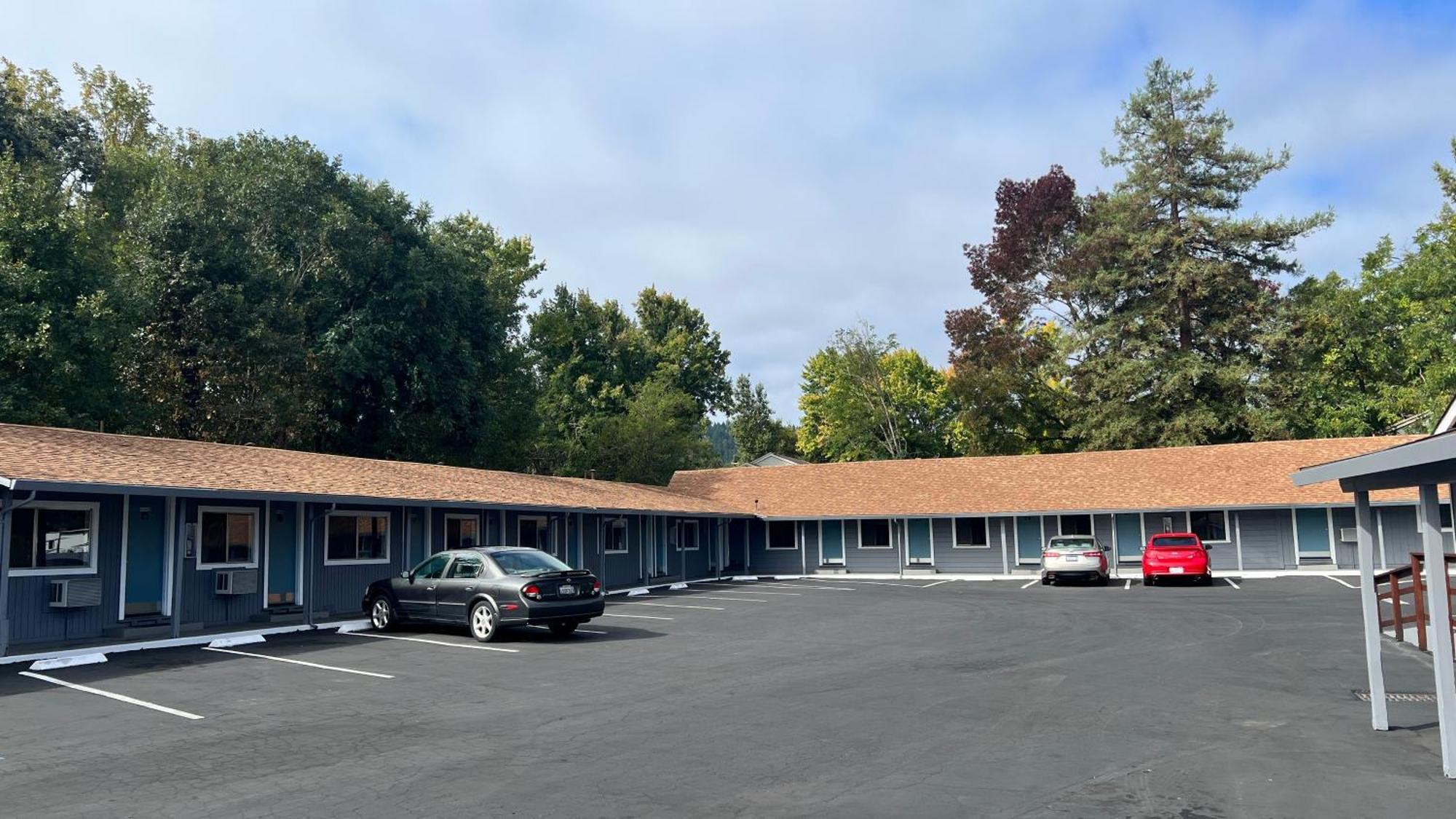 Pine Cone Motel ウィリッツ エクステリア 写真